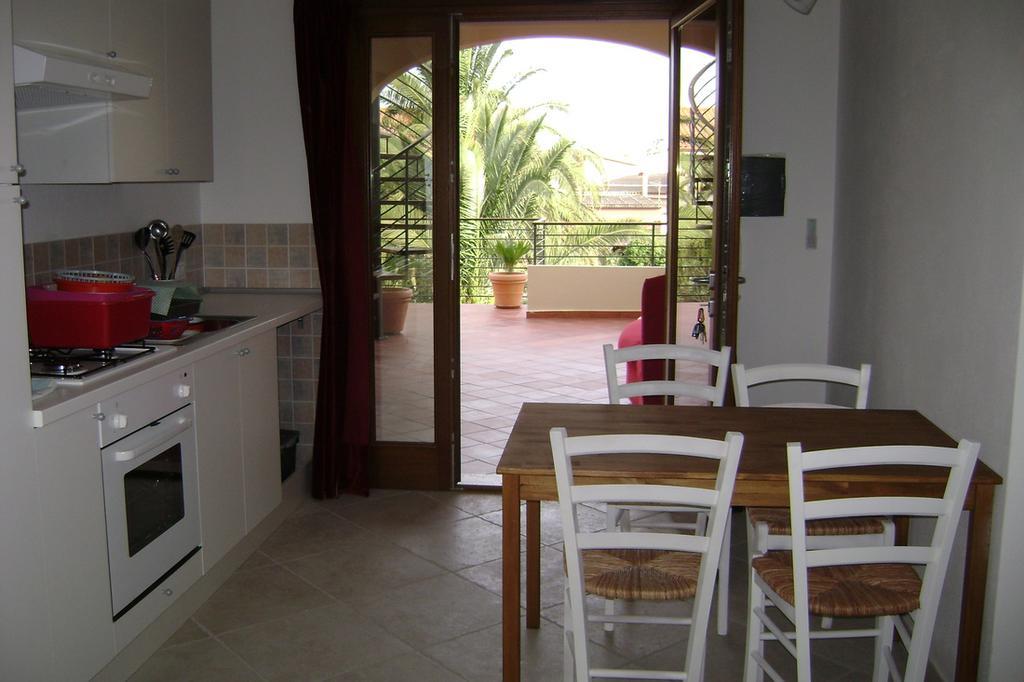 Ferienwohnung Casa Di Livia SantʼAnna Arresi Exterior foto